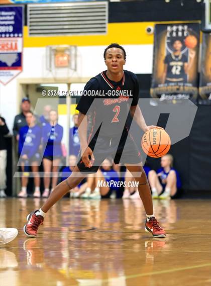 Thumbnail 3 in Living Water Christian vs. New Bern (Hurricane Holiday Classic) photogallery.