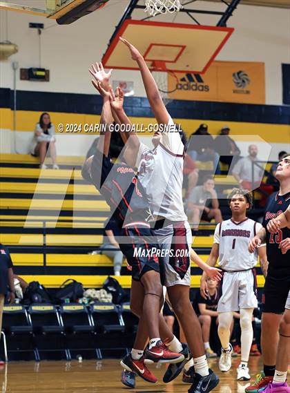 Thumbnail 3 in Living Water Christian vs. New Bern (Hurricane Holiday Classic) photogallery.