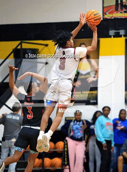 Thumbnail 2 in Living Water Christian vs. New Bern (Hurricane Holiday Classic) photogallery.