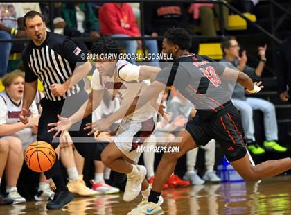 Thumbnail 1 in Living Water Christian vs. New Bern (Hurricane Holiday Classic) photogallery.