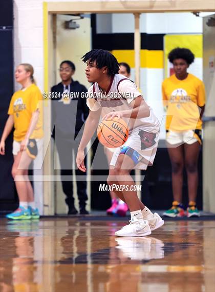 Thumbnail 1 in Living Water Christian vs. New Bern (Hurricane Holiday Classic) photogallery.