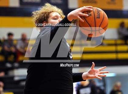 Thumbnail 3 in Living Water Christian vs. New Bern (Hurricane Holiday Classic) photogallery.