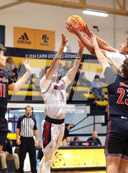 Thumbnail 3 in Living Water Christian vs. New Bern (Hurricane Holiday Classic) photogallery.