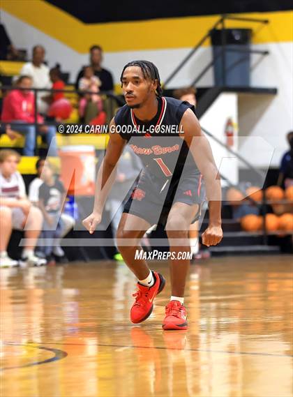Thumbnail 2 in Living Water Christian vs. New Bern (Hurricane Holiday Classic) photogallery.