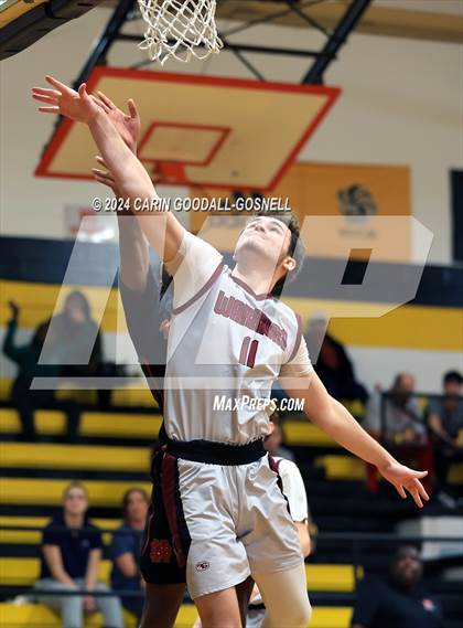 Thumbnail 2 in Living Water Christian vs. New Bern (Hurricane Holiday Classic) photogallery.