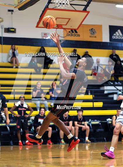 Thumbnail 1 in Living Water Christian vs. New Bern (Hurricane Holiday Classic) photogallery.