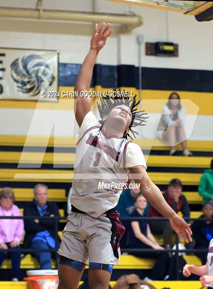 Thumbnail 2 in Living Water Christian vs. New Bern (Hurricane Holiday Classic) photogallery.