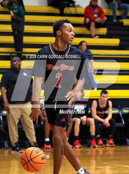 Thumbnail 3 in Living Water Christian vs. New Bern (Hurricane Holiday Classic) photogallery.
