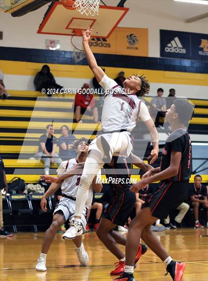 Thumbnail 2 in Living Water Christian vs. New Bern (Hurricane Holiday Classic) photogallery.