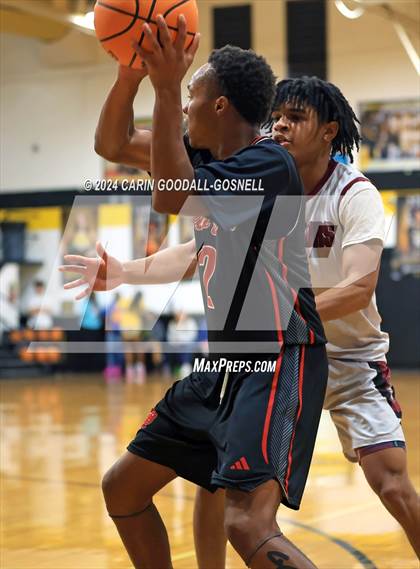 Thumbnail 3 in Living Water Christian vs. New Bern (Hurricane Holiday Classic) photogallery.