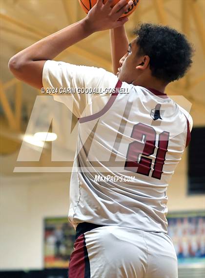 Thumbnail 3 in Living Water Christian vs. New Bern (Hurricane Holiday Classic) photogallery.