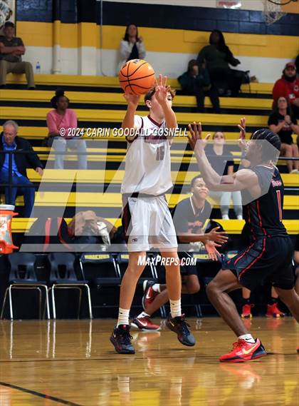 Thumbnail 2 in Living Water Christian vs. New Bern (Hurricane Holiday Classic) photogallery.