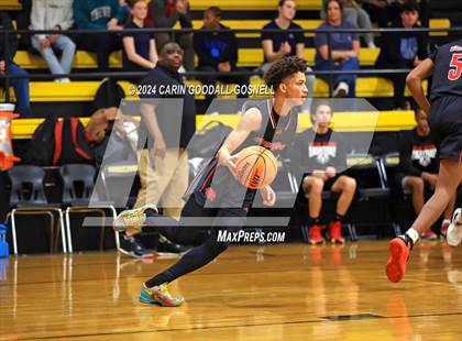Thumbnail 1 in Living Water Christian vs. New Bern (Hurricane Holiday Classic) photogallery.