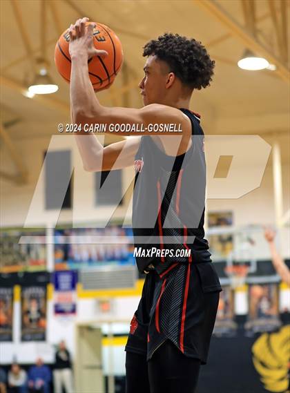 Thumbnail 1 in Living Water Christian vs. New Bern (Hurricane Holiday Classic) photogallery.