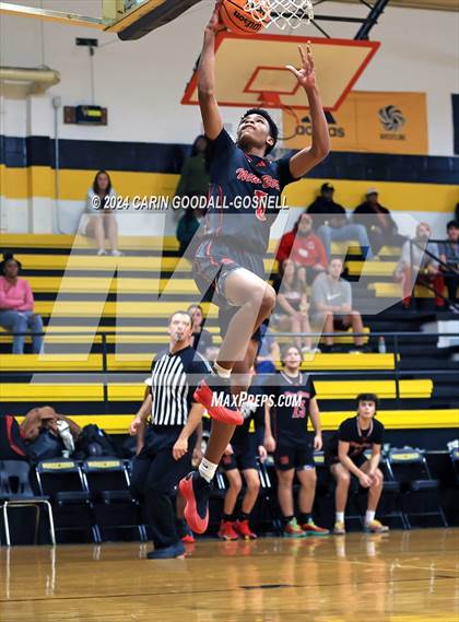 Thumbnail 1 in Living Water Christian vs. New Bern (Hurricane Holiday Classic) photogallery.
