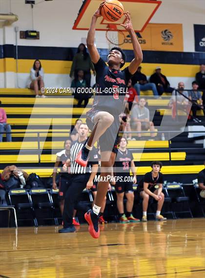 Thumbnail 3 in Living Water Christian vs. New Bern (Hurricane Holiday Classic) photogallery.