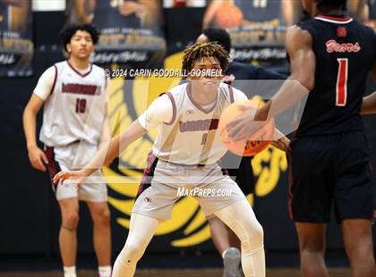 Thumbnail 3 in Living Water Christian vs. New Bern (Hurricane Holiday Classic) photogallery.