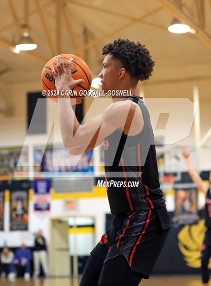 Thumbnail 3 in Living Water Christian vs. New Bern (Hurricane Holiday Classic) photogallery.
