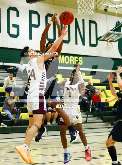 Thumbnail 1 in Shadow Ridge vs. Verrado (Horizon Holiday Tournament) photogallery.