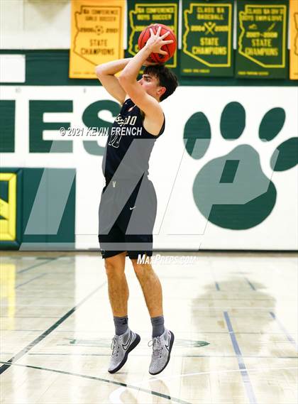 Thumbnail 2 in Shadow Ridge vs. Verrado (Horizon Holiday Tournament) photogallery.