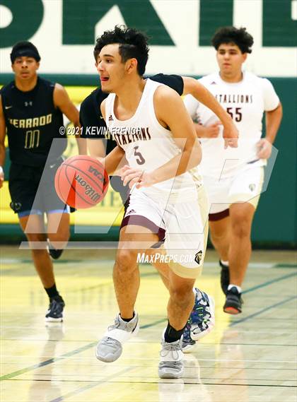 Thumbnail 2 in Shadow Ridge vs. Verrado (Horizon Holiday Tournament) photogallery.
