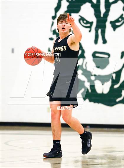 Thumbnail 2 in Shadow Ridge vs. Verrado (Horizon Holiday Tournament) photogallery.