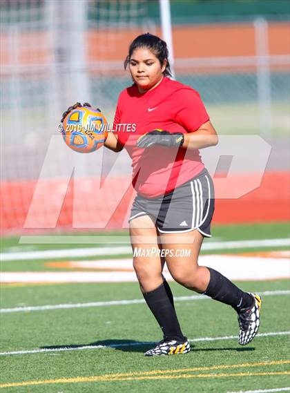 Thumbnail 2 in Round Valley vs. Chino Valley (AIA 2A Final) photogallery.