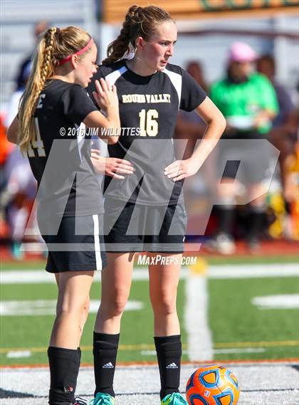 Thumbnail 2 in Round Valley vs. Chino Valley (AIA 2A Final) photogallery.