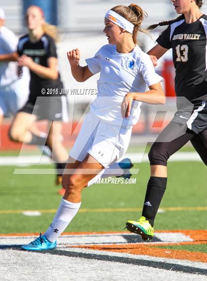 Thumbnail 2 in Round Valley vs. Chino Valley (AIA 2A Final) photogallery.