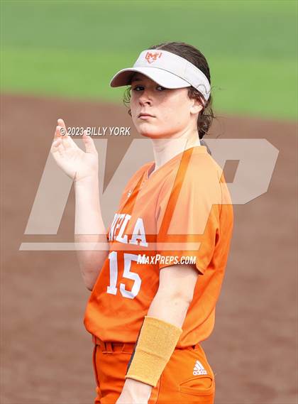 Thumbnail 2 in Mineola vs Van photogallery.