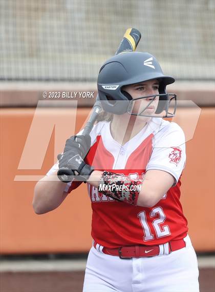 Thumbnail 1 in Mineola vs Van photogallery.