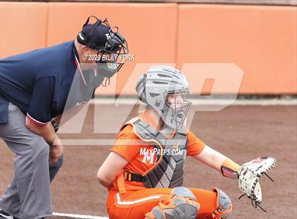 Thumbnail 2 in Mineola vs Van photogallery.