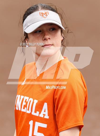 Thumbnail 3 in Mineola vs Van photogallery.