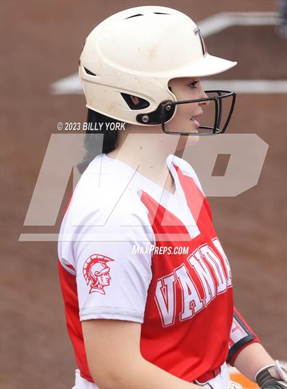 Thumbnail 1 in Mineola vs Van photogallery.