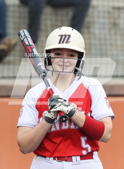 Thumbnail 1 in Mineola vs Van photogallery.