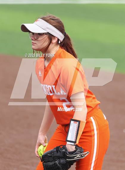 Thumbnail 3 in Mineola vs Van photogallery.