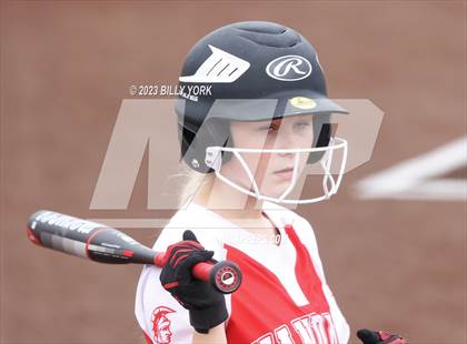 Thumbnail 3 in Mineola vs Van photogallery.