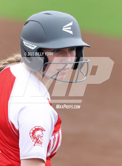 Thumbnail 3 in Mineola vs Van photogallery.