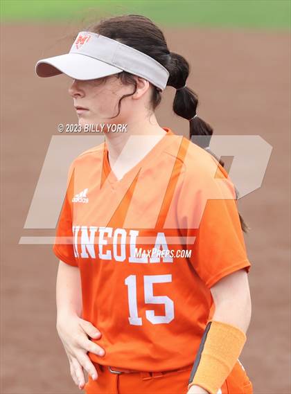 Thumbnail 1 in Mineola vs Van photogallery.