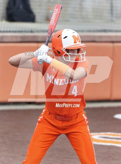 Thumbnail 2 in Mineola vs Van photogallery.