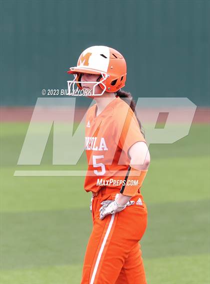 Thumbnail 2 in Mineola vs Van photogallery.