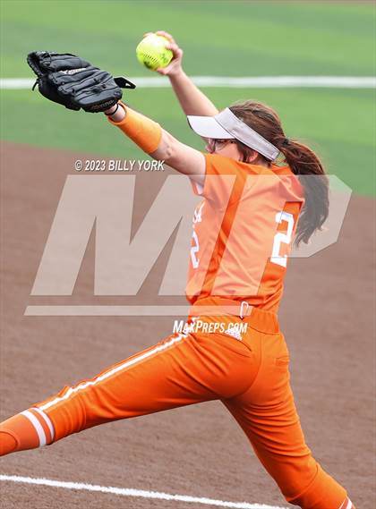 Thumbnail 3 in Mineola vs Van photogallery.