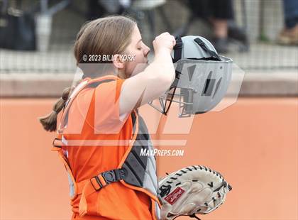 Thumbnail 2 in Mineola vs Van photogallery.