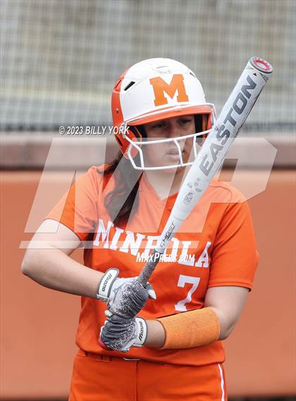 Thumbnail 1 in Mineola vs Van photogallery.