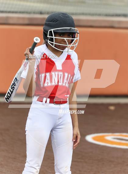 Thumbnail 3 in Mineola vs Van photogallery.
