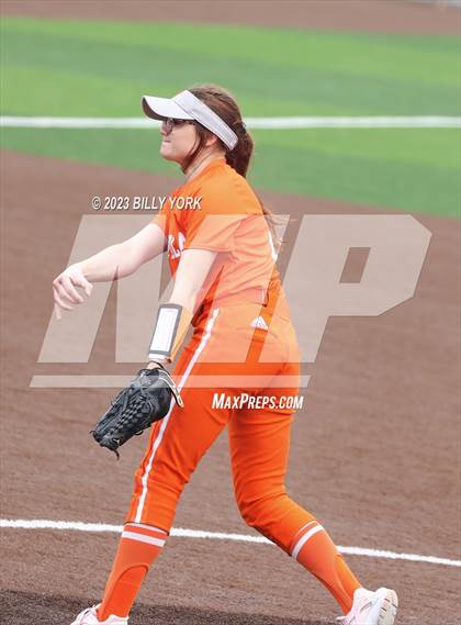 Thumbnail 1 in Mineola vs Van photogallery.