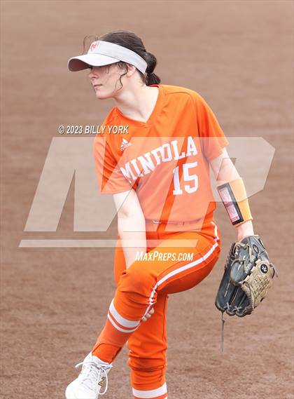 Thumbnail 2 in Mineola vs Van photogallery.