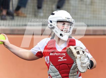 Thumbnail 1 in Mineola vs Van photogallery.