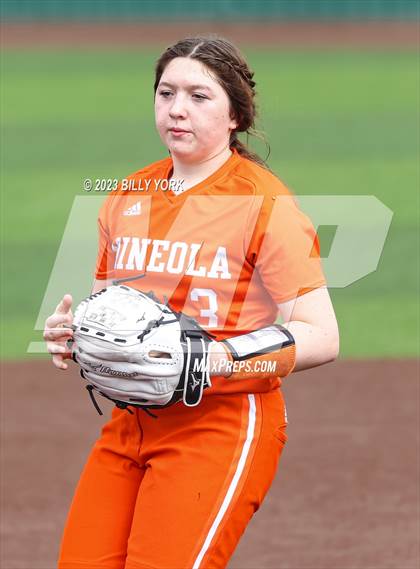Thumbnail 3 in Mineola vs Van photogallery.
