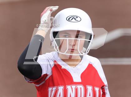 Thumbnail 3 in Mineola vs Van photogallery.